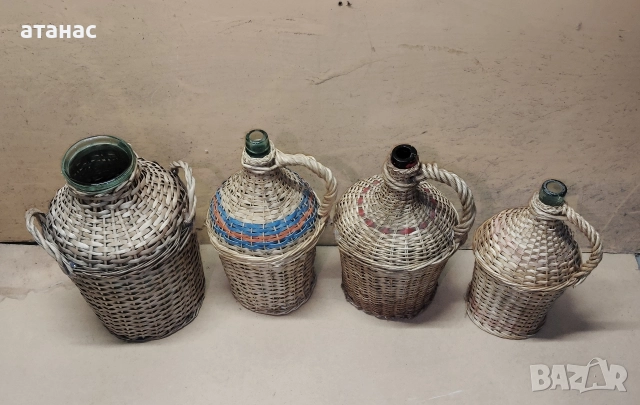 Стари стъклени дамаджани и буркани 