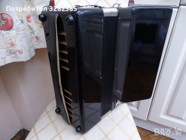 Продавам акордеон Weltmeister 60 баса в отлично състояние, снимка 12 - Акордеони - 53573069