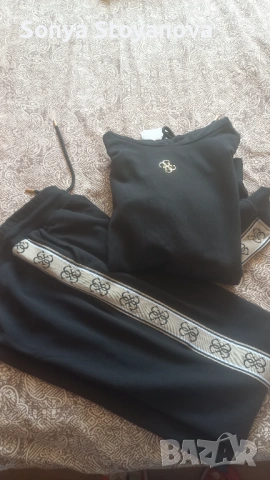 Дамски комплект Guess.Размер М, снимка 4 - Спортни екипи - 54157223