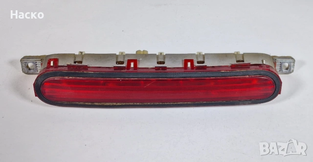 Трети Стоп Заден Капак Toyota Corolla Verso Тойота Корола Версо 2004г-2008г