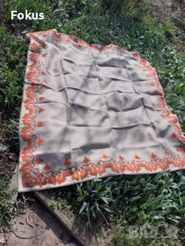 Стара голяма бродирана ленена покривка с български шевици