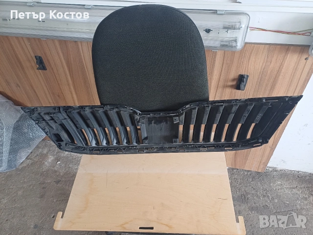 Предна Решетка грил Октавия 3, снимка 6 - Части - 53572902