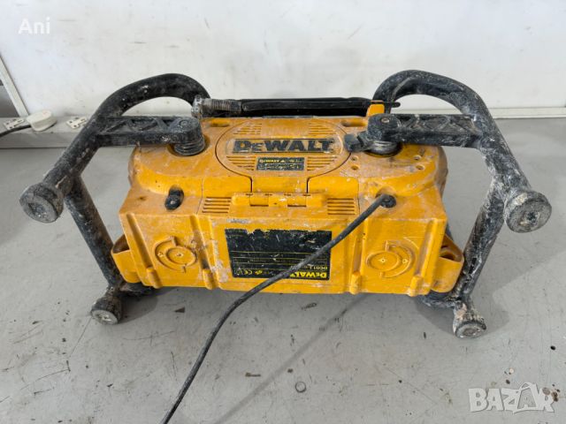 Радио - Dewalt DC011, снимка 4 - Други машини и части - 46479657