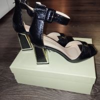 Лачени сандали на ток , снимка 4 - Дамски елегантни обувки - 45711278