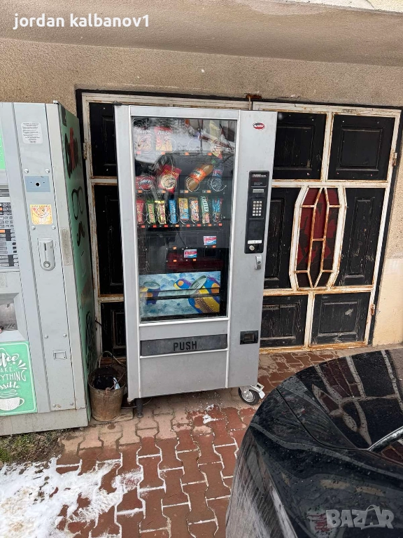 Вендинг машинa за студени напитки и храни studio 5 chill Autobar, снимка 1