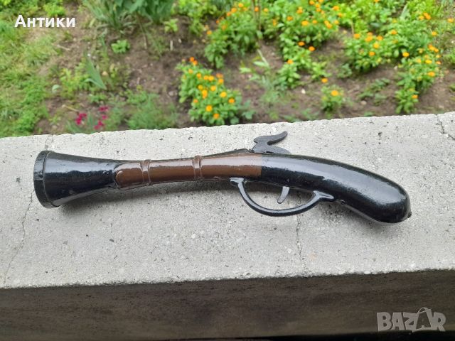 метален руски пистолет играчка , снимка 2 - Антикварни и старинни предмети - 45835657