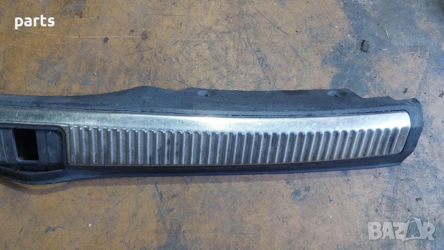 Метална Лайсна Багажник Ауди А4 Б6 - 8E9864483C, снимка 3 - Части - 51281065