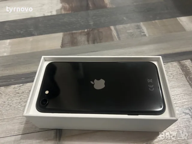 iPhone SE 2020, снимка 2 - Apple iPhone - 48452277