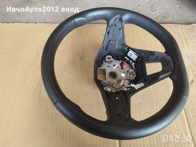 Кожен волан Volkswagen golf 8 оригинален, снимка 2 - Части - 51483425