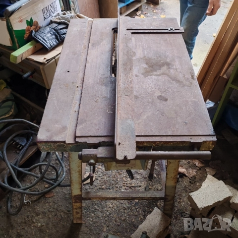 Професионален трифазен циркуляр. 