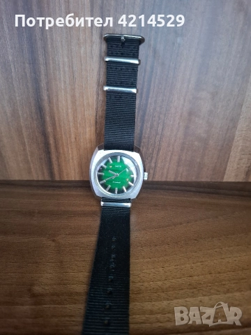 Съветски мъжки часовник, снимка 4 - Антикварни и старинни предмети - 52787854