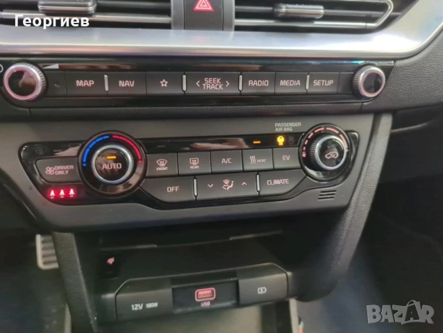 KIA e-Niro EV 64kWh ExecutiveLine full electric 204PS, снимка 11 - Автомобили и джипове - 53292970