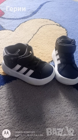 Детски маратонки Adidas, снимка 5 - Детски обувки - 52233469