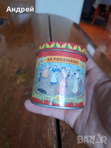 Стара кутия от бонбони Olives au Chocolat, снимка 3 - Други ценни предмети - 52216714