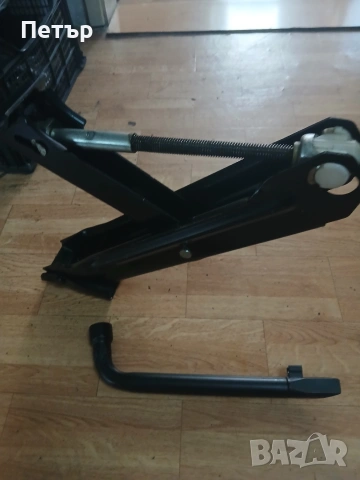 Крик и ключ за фв Т5 Т5.1Т6 Т6.1 нови оргинални, снимка 12 - Аксесоари и консумативи - 54068332