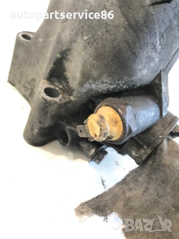 Капак/корпус за маслен филтър 2.3 Дизел за Mercedes Sprinter 308 (1998) A6011802810, снимка 3 - Части - 53889291