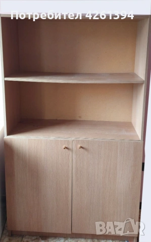 Продавам офис шкаф с етажерка
