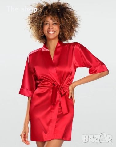 Сатенен халат в червен цвят Scarlett 90 DKaren (008)