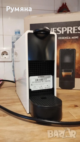 Продавам Кафемашина с капсули NESPRESSO ESSENZA MINI Бяла