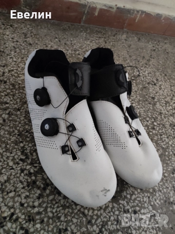 Продавам обувки за колоездене , снимка 3 - Спортна екипировка - 51436828