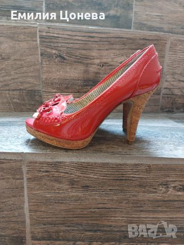 червени лачени обувки, снимка 3 - Дамски обувки на ток - 46458182