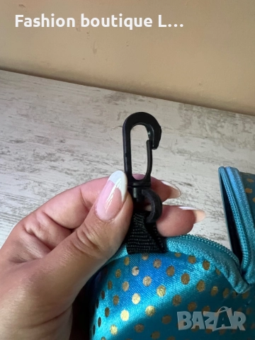 Калъф за очила в светло син цвят на златни точки 🩵, снимка 5 - Слънчеви и диоптрични очила - 52333587