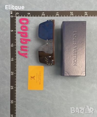 очила с черен обикновен калъф и Ув защита Louis Vuitton 