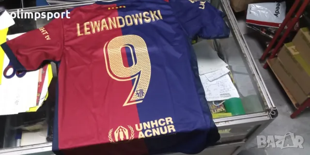 тениска Барселона нова размер м,л Левандовски, снимка 3 - Тениски - 49668336