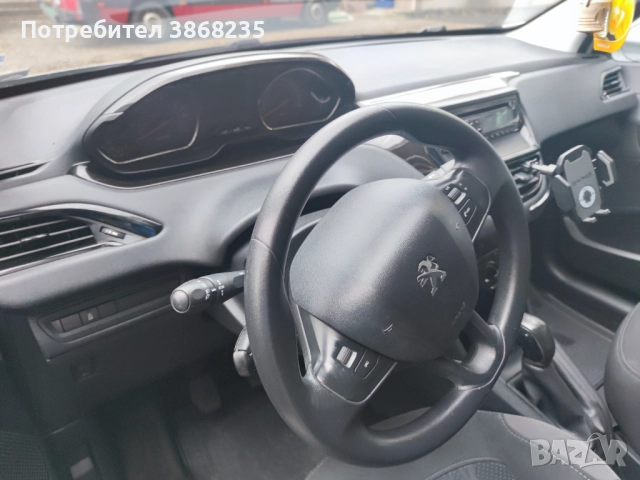 Peugeot 208 2014г, снимка 7 - Автомобили и джипове - 52100690