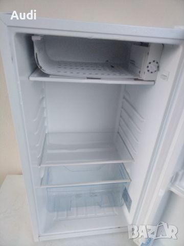 Хладилник с малък фризер  POCO LINE с обем 85 литра. Компресора си е работещ, трябва да се да зареди, снимка 9 - Хладилници - 46324293