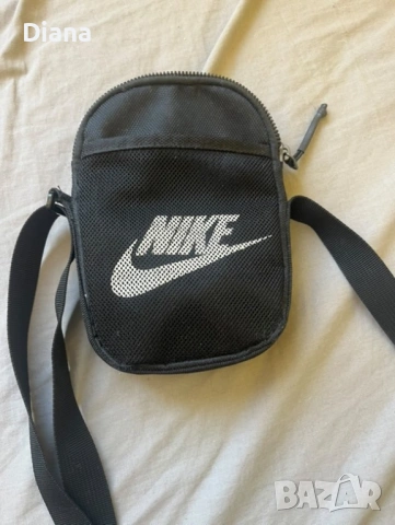 Nike чантичка