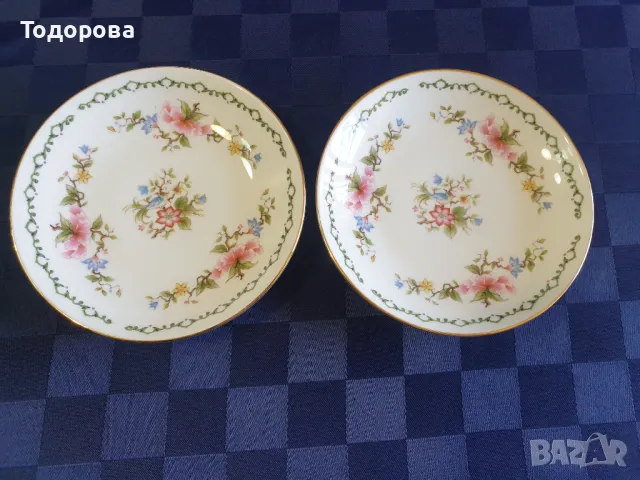 Порцеланови чинийки Royal Vale Bone China - 2 броя, снимка 1 - Сервизи - 47158807