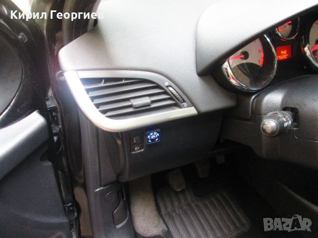 Peugeot 207 1.4i ГАЗ-БЕНЗИН, снимка 11 - Автомобили и джипове - 46293944