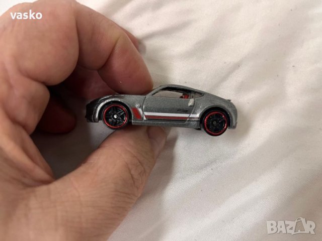 Hot wheels Nissan, снимка 1 - Колекции - 45190148