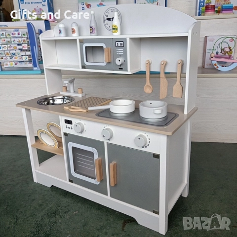 Дървена детска кухня с аксесоари, снимка 3 - Играчки за стая - 52455428