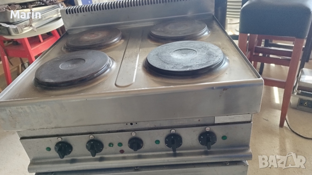 Професионална печка , снимка 6 - Обзавеждане на кухня - 44953454