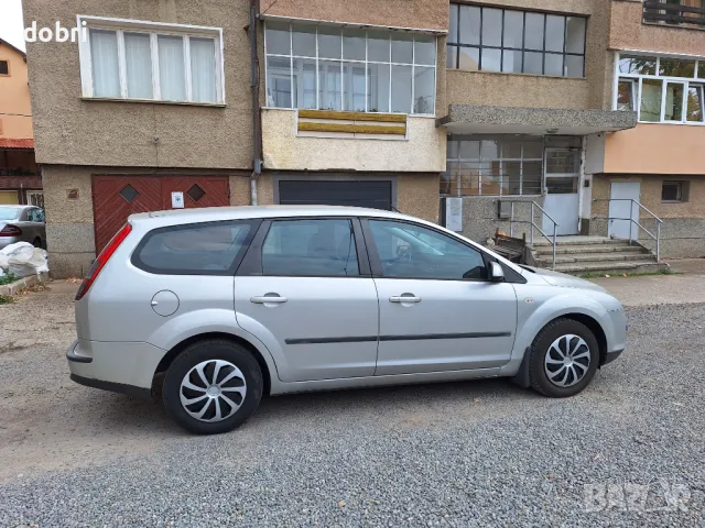 Форд фокус 1.6 Tdci klima, снимка 4 - Автомобили и джипове - 46559952