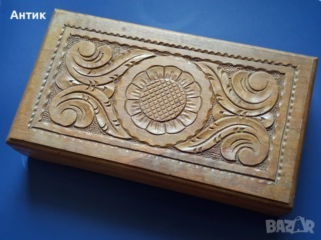 Красива Стара Дървена Кутия с Дърворезба от Соца / 1978 год., снимка 5 - Други ценни предмети - 53412544