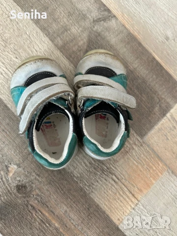 Продавам обувки за бебе 19номер, снимка 2 - Детски обувки - 50794427