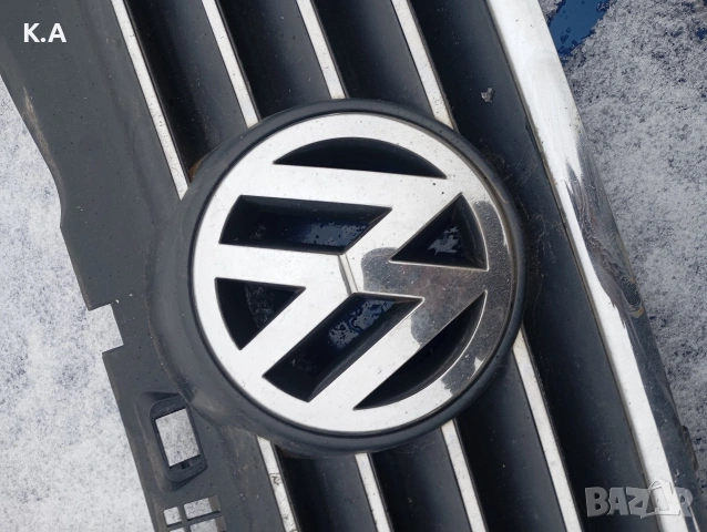 Решетка с емблема VW Passat 5.5, снимка 4 - Части - 53484038