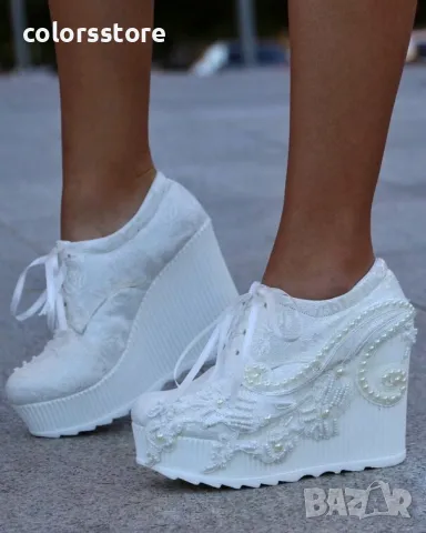 Обувки на платформа - бели - 710-17