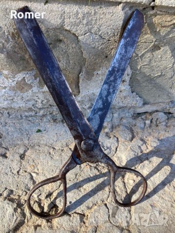 Стара ръчно кована ножица с маркировка , снимка 2 - Антикварни и старинни предмети - 45133924