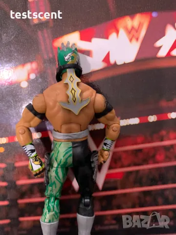 Екшън фигура WWE Kalisto Калисто Mattel Elite figure играчка lucha, снимка 5 - Фигурки - 48829920