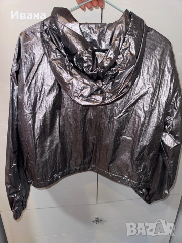 Ветровка Bershka, снимка 2 - Суичъри - 53918181