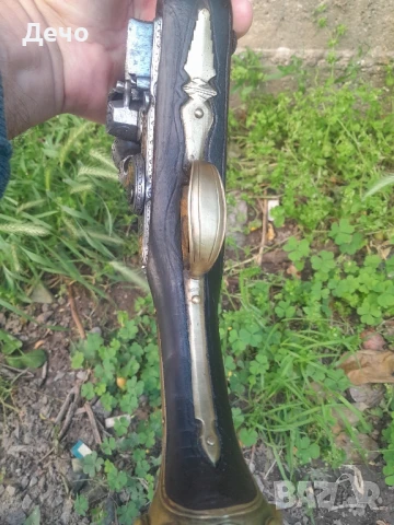 Уникален Османски, Балкански Кремъчен пищов Работещ механизъм
Красиви орнаменти Позлатен механизъм, снимка 5 - Антикварни и старинни предмети - 50480609