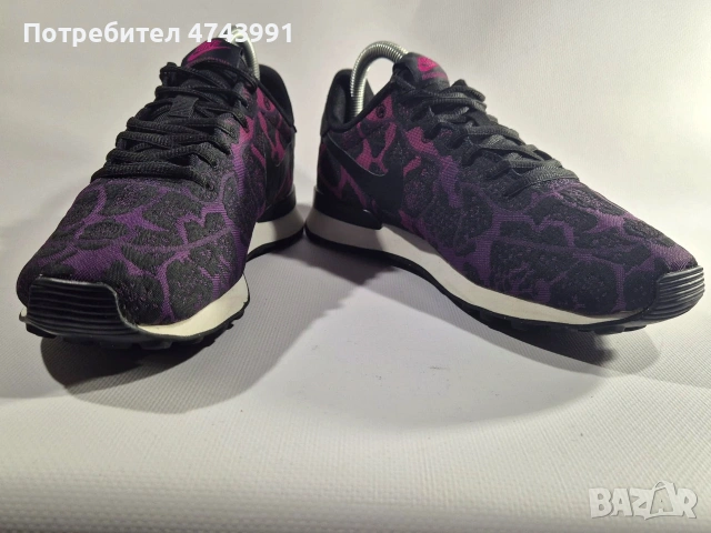 Оригинални маратонки Nike Internationalist JCRD в отлично състояние! , снимка 3 - Маратонки - 53953261
