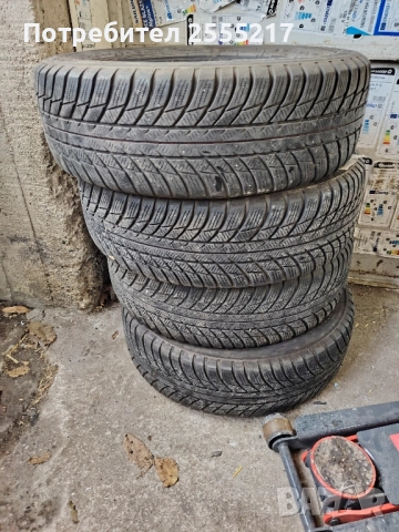 3 броя зимни гуми 185/65R15 Bridgestone 