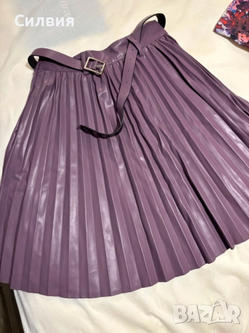 Чисто нова лилава плисирана кожена пола солей + кожен колан, размер XS