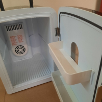 Продавам мини хладилник Leopold  12-220 V, снимка 6 - Хладилници - 44972995