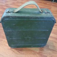 Стара военна метална кутия от патрони за картечница, снимка 2 - Антикварни и старинни предмети - 45298605